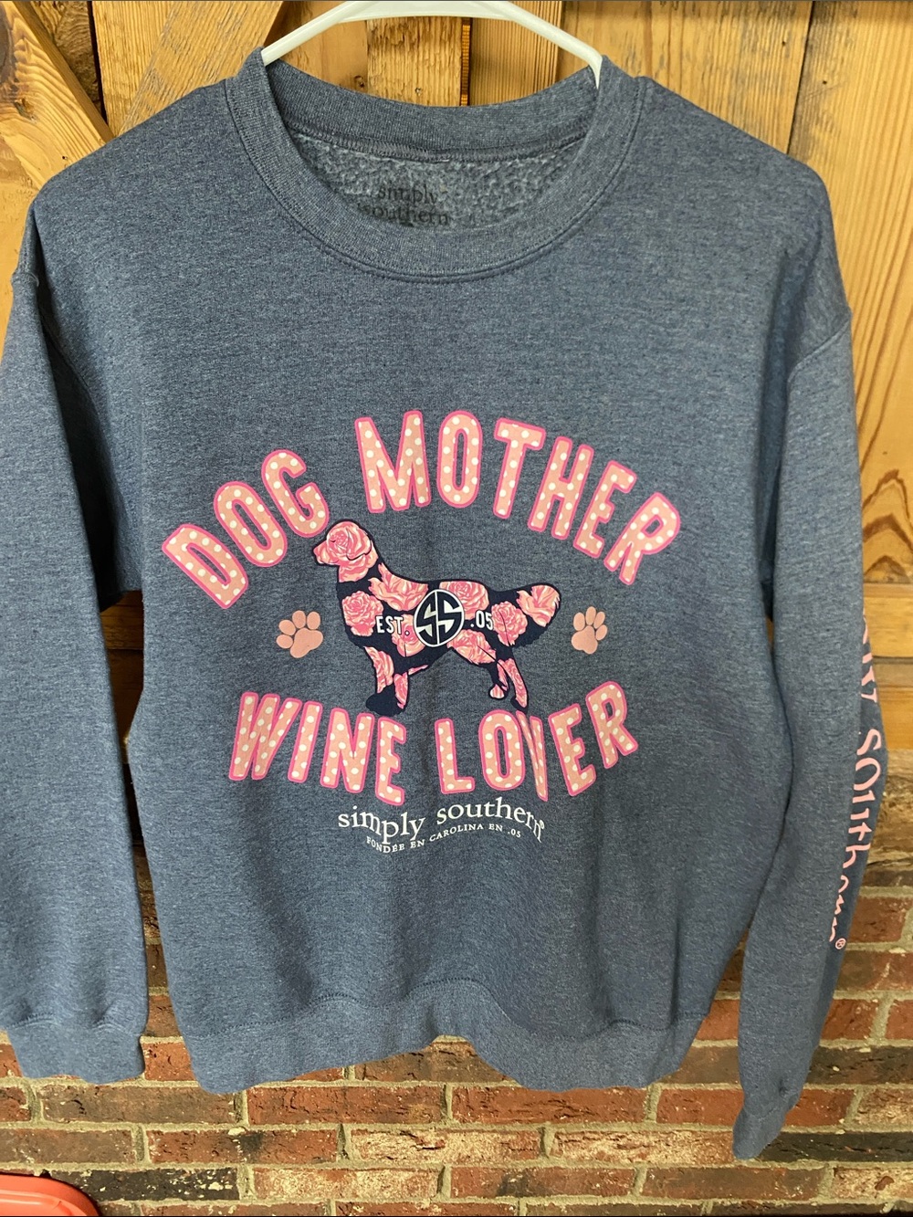 Simply Southern Women's Gray 'Dog Mother Wine Lover' Graphic Sweatshirt